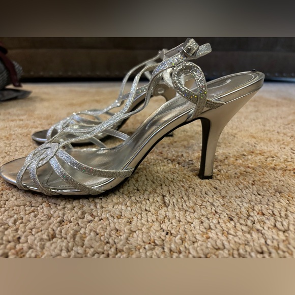 Nina Silver Sparkles Stiletto heels, size 9 - Picture 4 of 5
